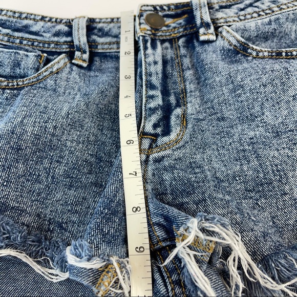 Modern Amusement Acid Wash Bow Jean Shorts Jr Sz 1 - Picture 11 of 14